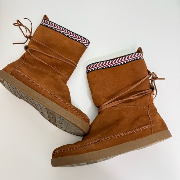 Toms Nepal Suede Boots Faux Fur Lined Moccasin Shoes Women’s Sz 7 Brown Tan - Picture 3 of 9